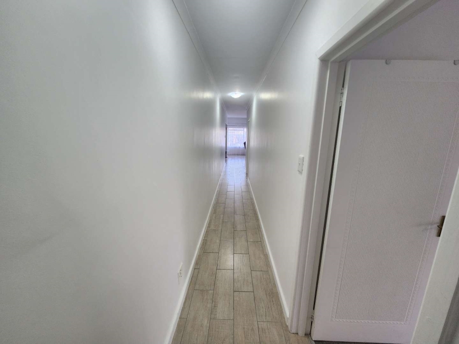 5 Bedroom Property for Sale in Fraaiuitsig Western Cape